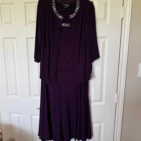 fitted lace wedding dress Alex Evenings Size 8 8117953 Plum Mother of Bride Dress – Bridal Sense
